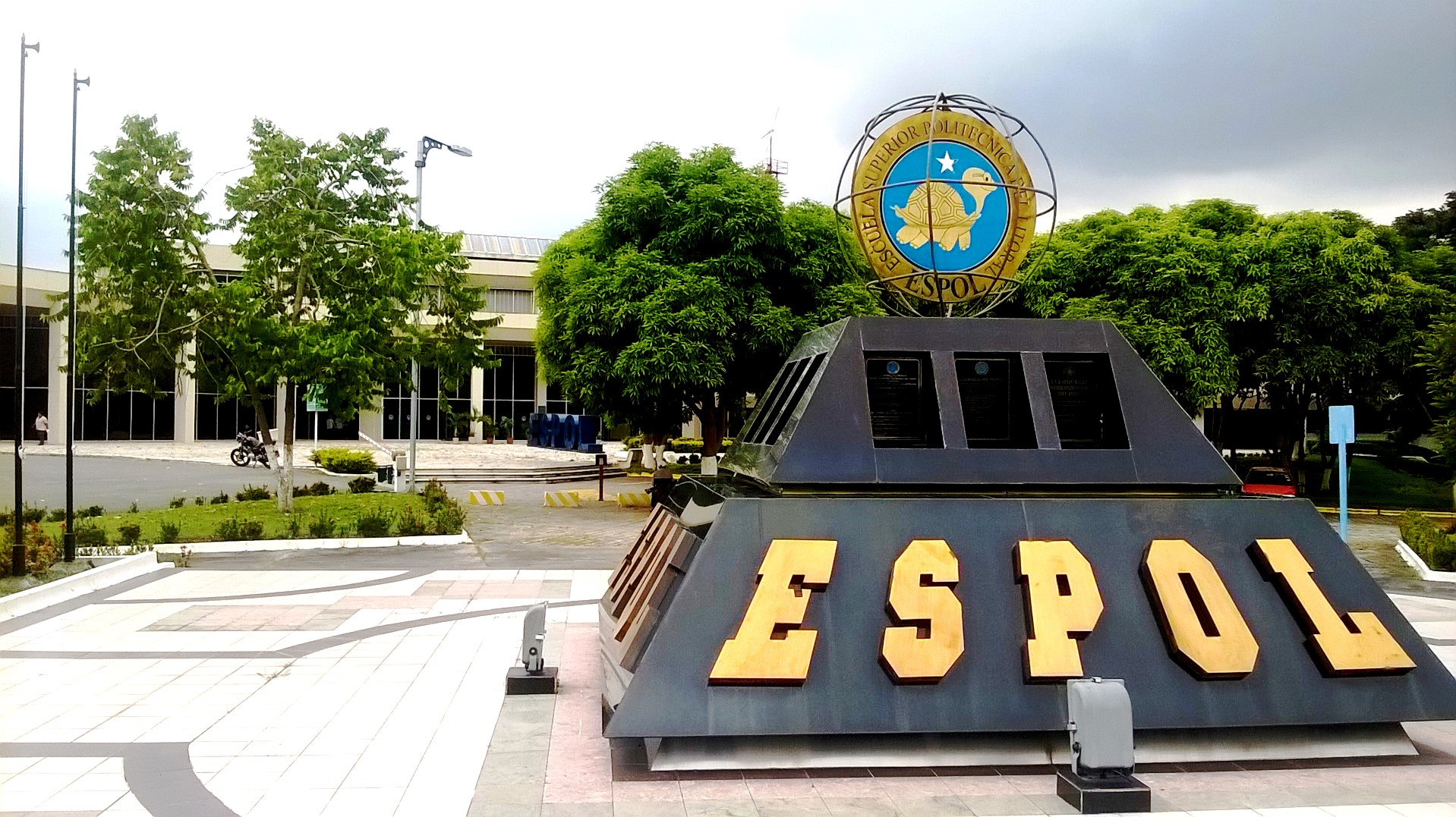 Universidad #1 del Ecuador